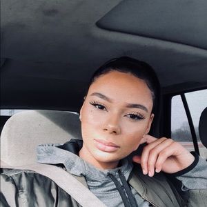 Meet your Posher, Brooke